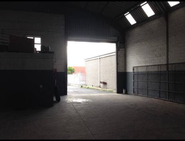 1,115M² FACTORY TO LET IN AIRPORT INDUSTRIA